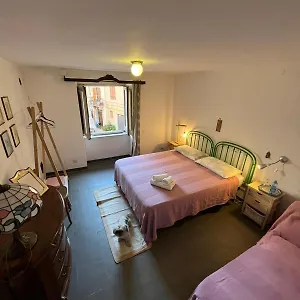 Bed & Breakfast A P E House